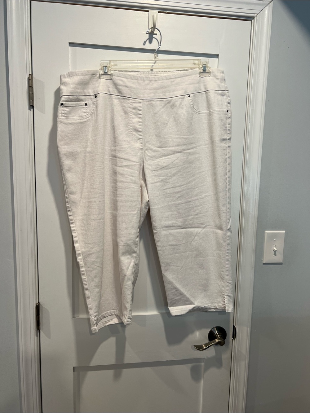 Ruby Rd. White Women's Pull On Capri Pants